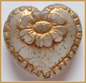 18X17IN ORNATE CLEAR HEART BEAD