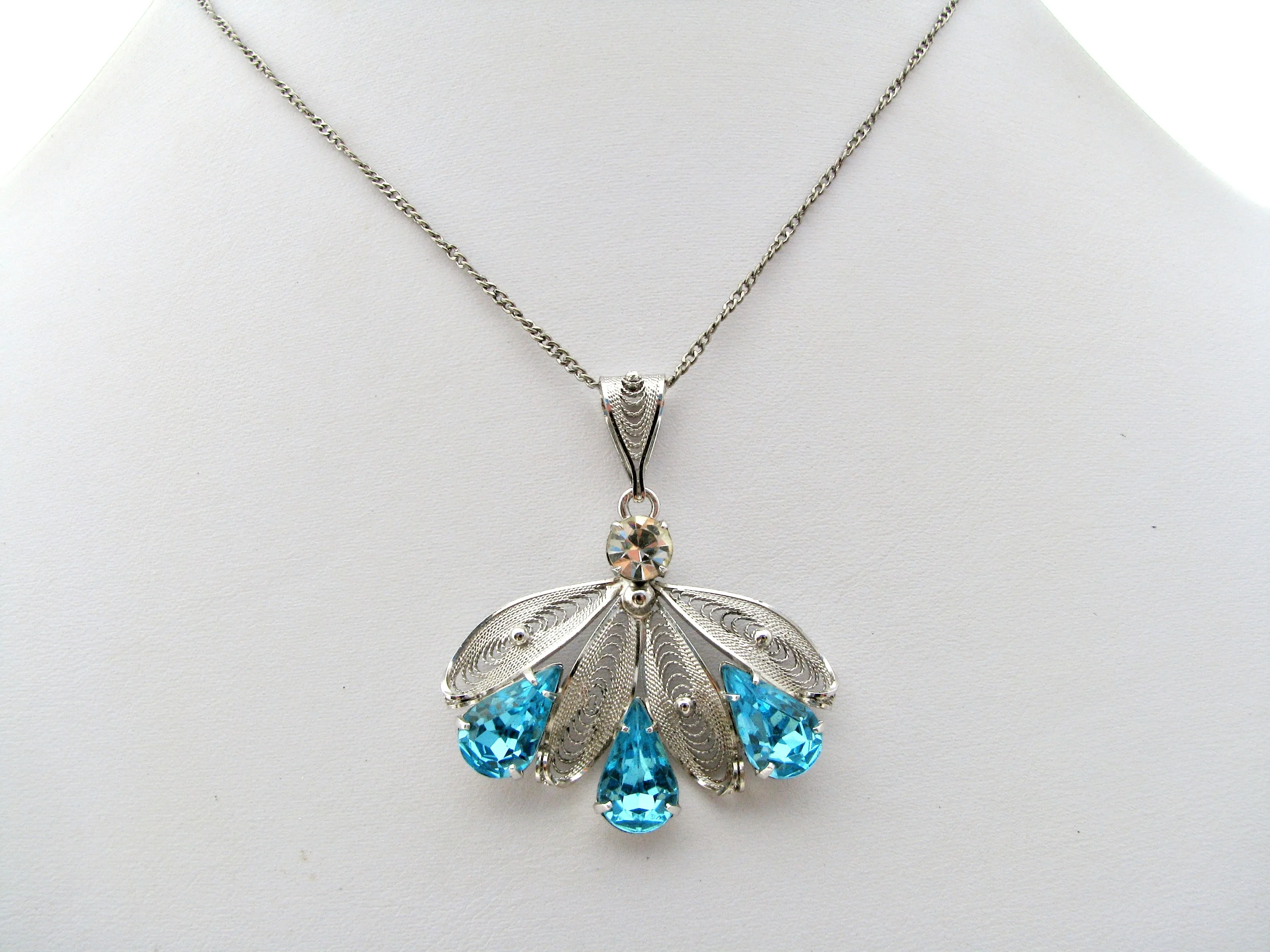 Blue Rhinestone Lavalier Silver Necklace Set