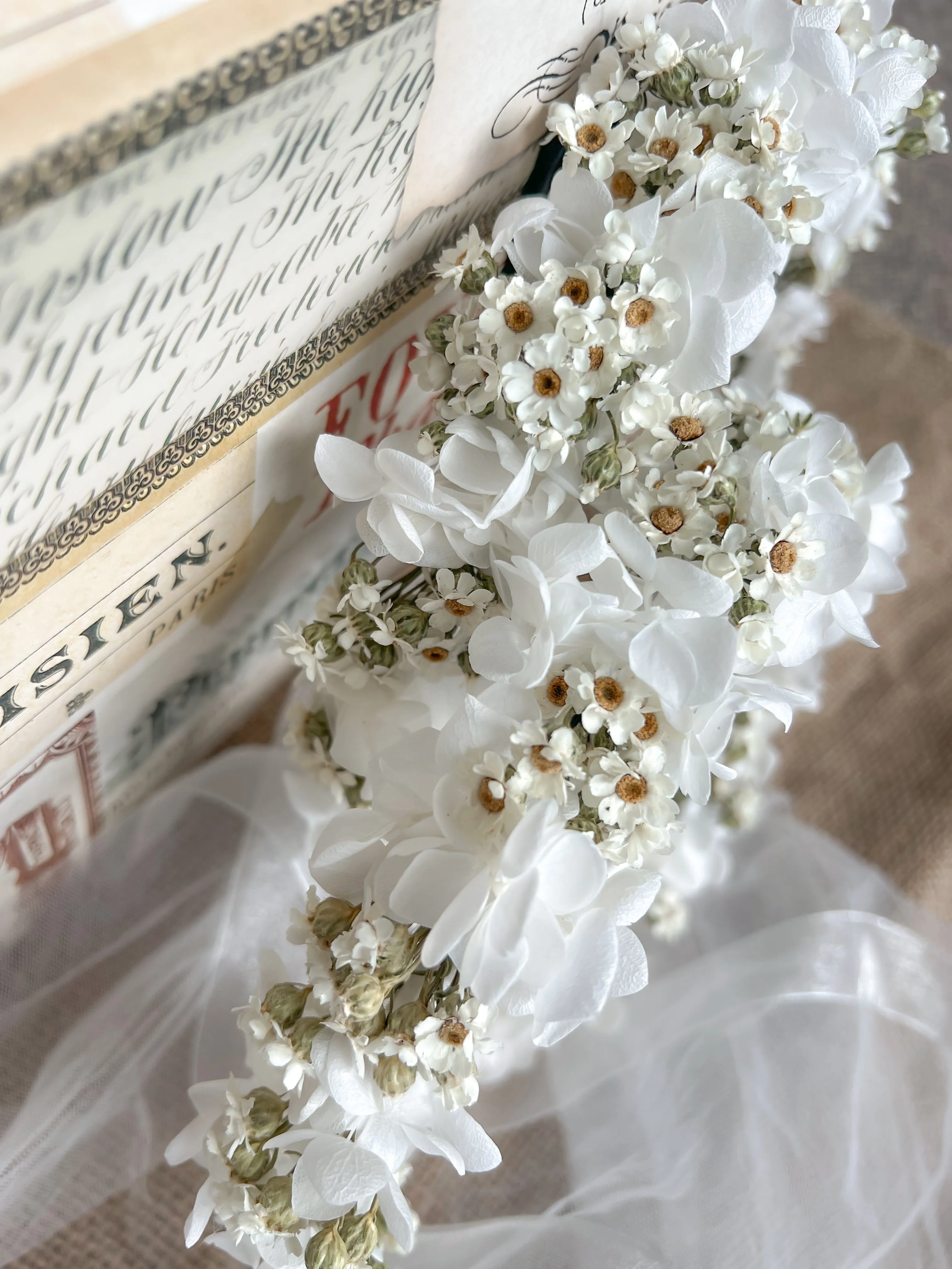 Dried Daisy and Hydrangea Headband, Communion Hair Wreath, White Flower Crown, Daisy Headband, Dried Flower Wreath, Flower Girl Headpiece UK
