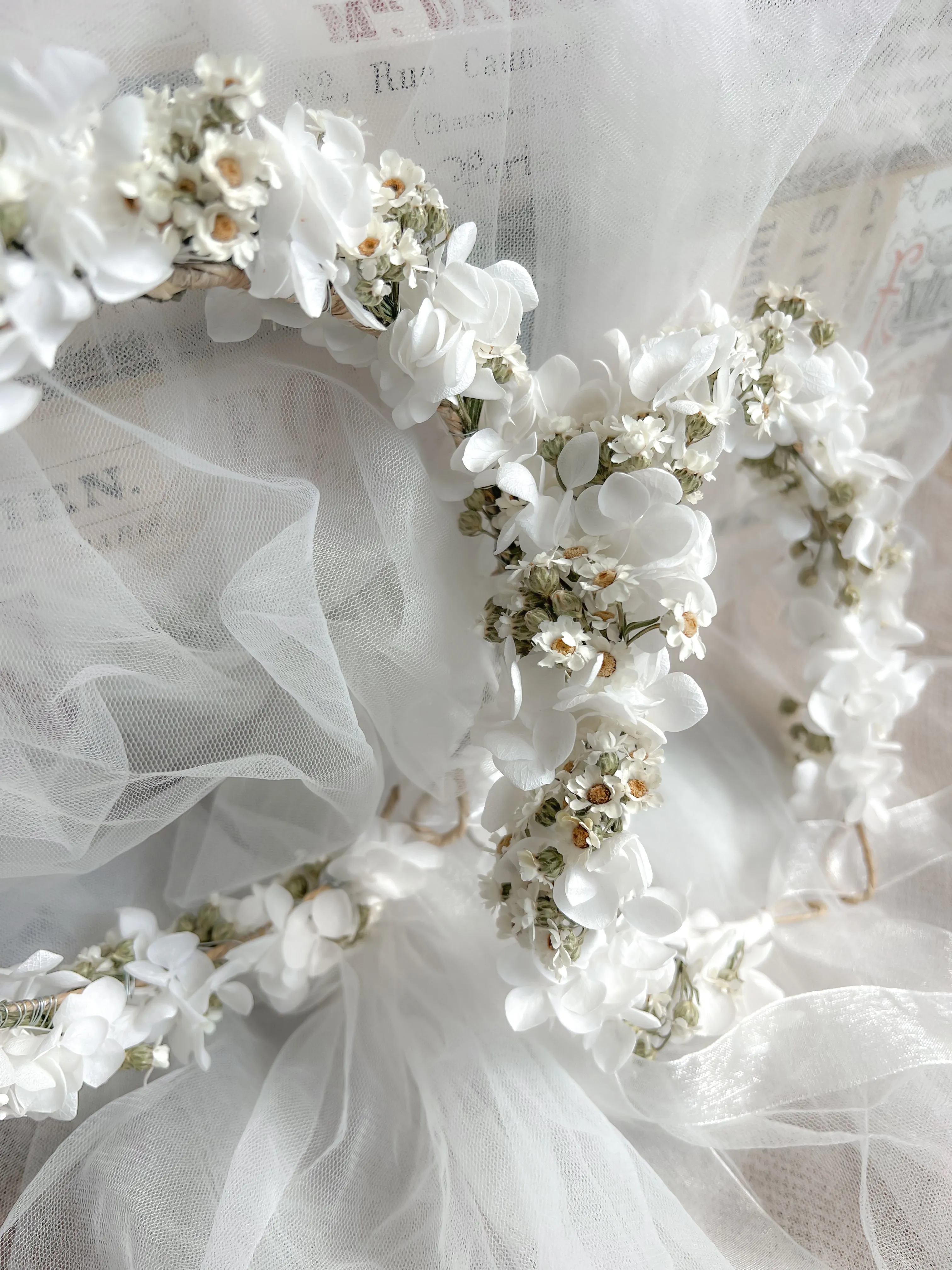 Dried Daisy and Hydrangea Headband, Communion Hair Wreath, White Flower Crown, Daisy Headband, Dried Flower Wreath, Flower Girl Headpiece UK