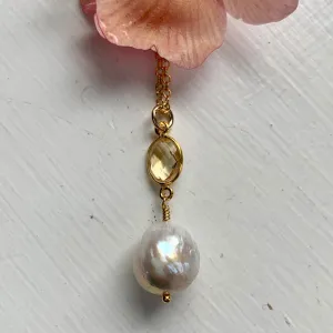 Gemstone necklace with citrine (yellow) crystal and large pearl pendant on gold cable chain