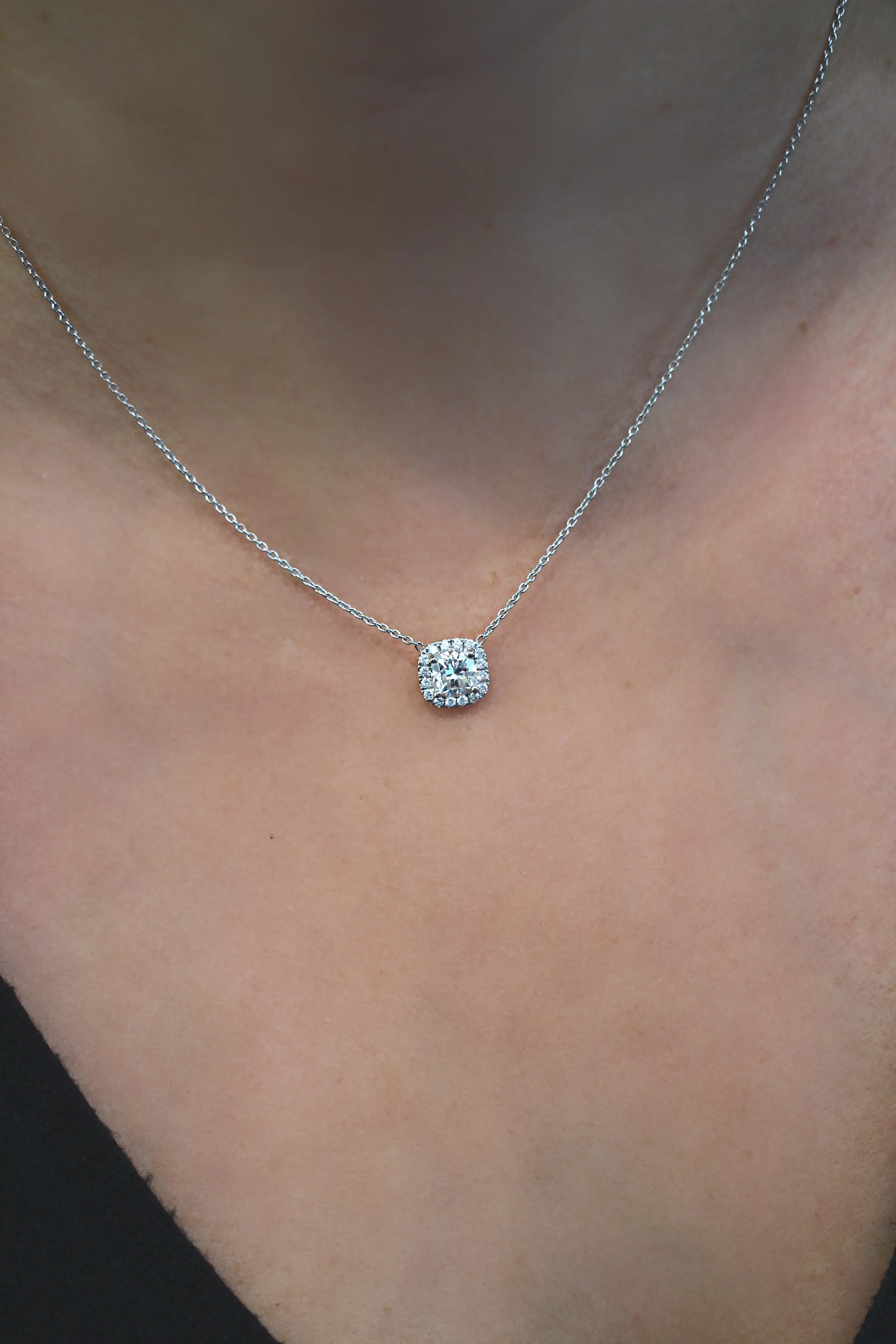 Helena Cushion Necklace