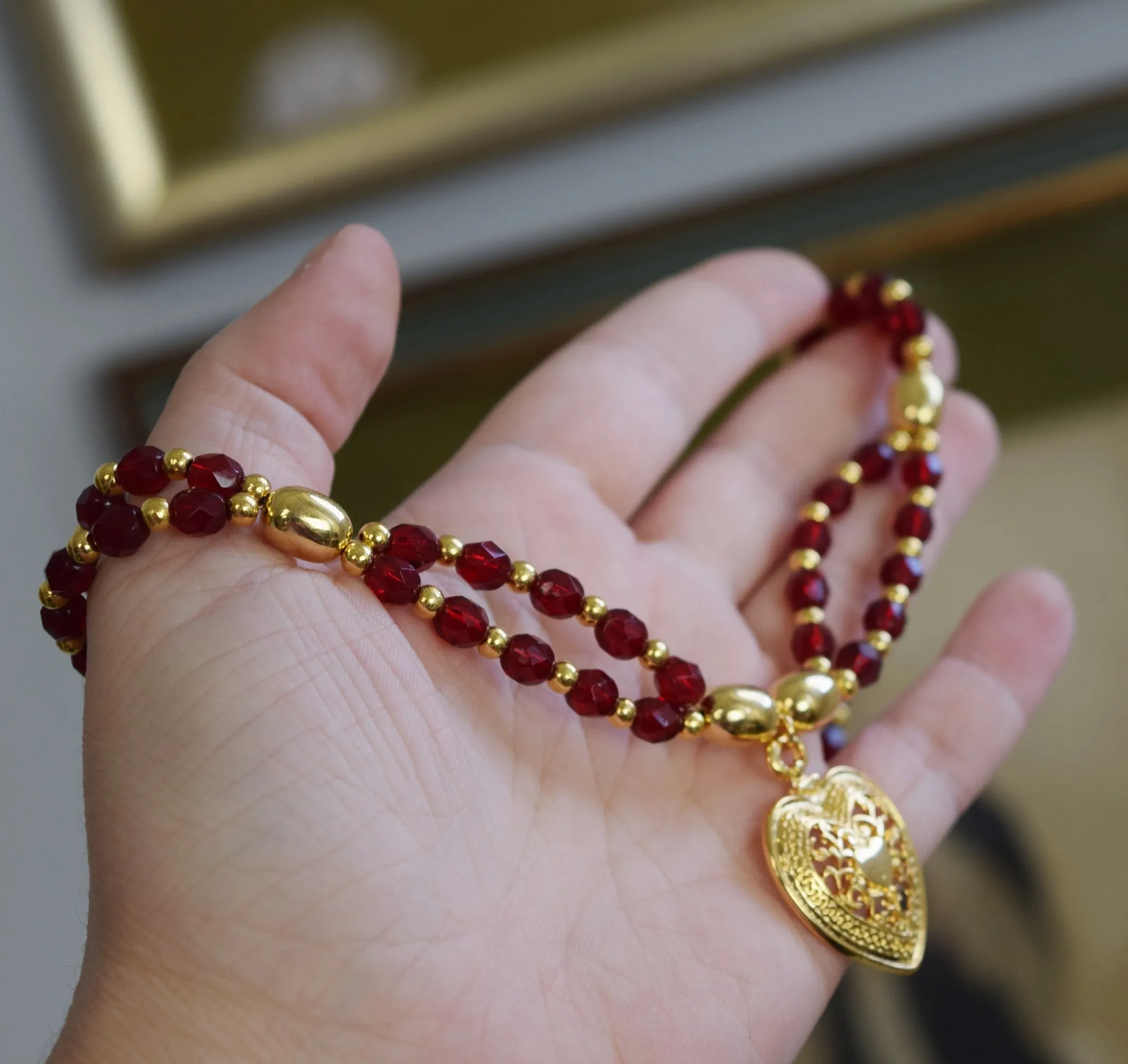 Renaissance Garnet and Heart Pendant Necklace