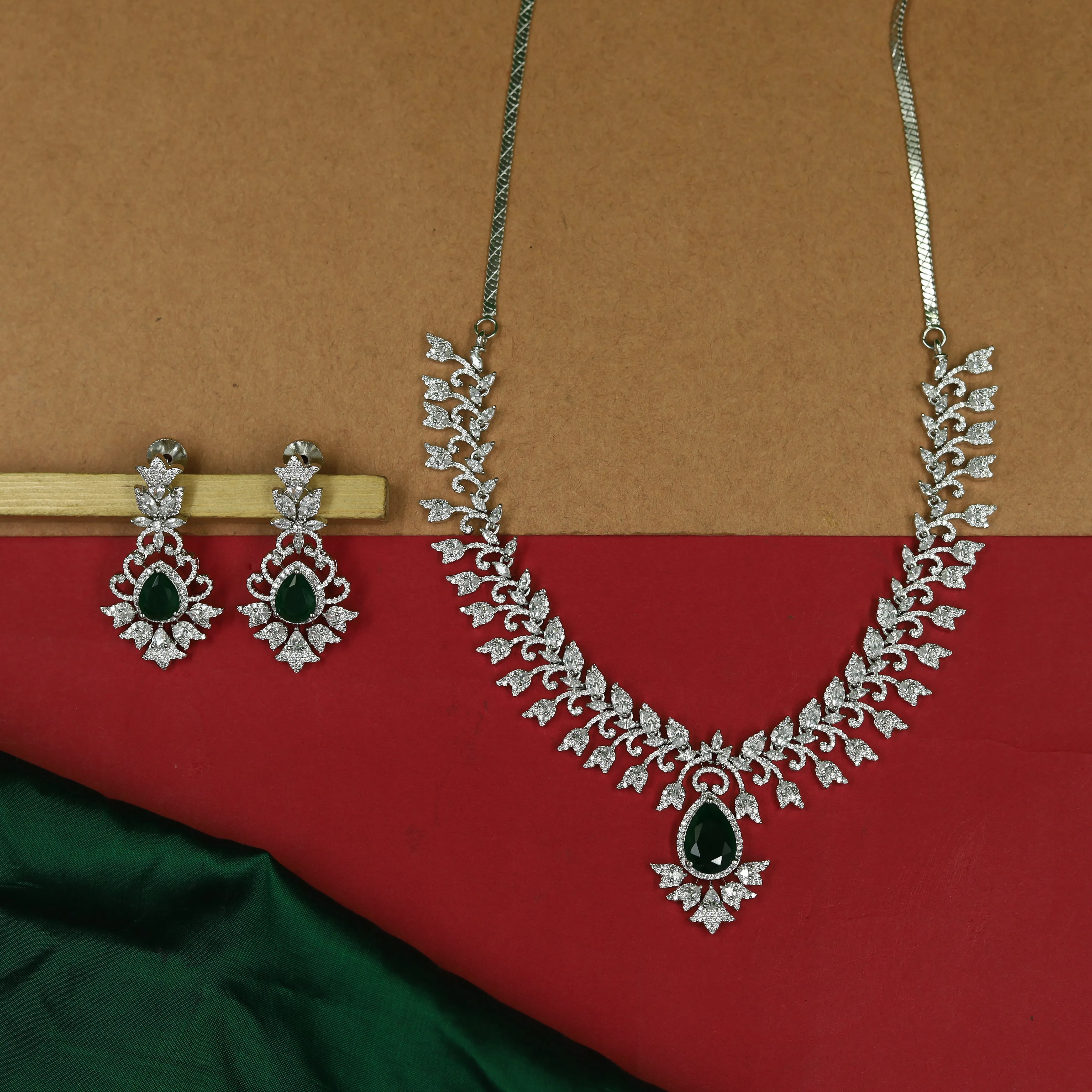 Round Neck Zircon/AD Necklace Set 16560-69