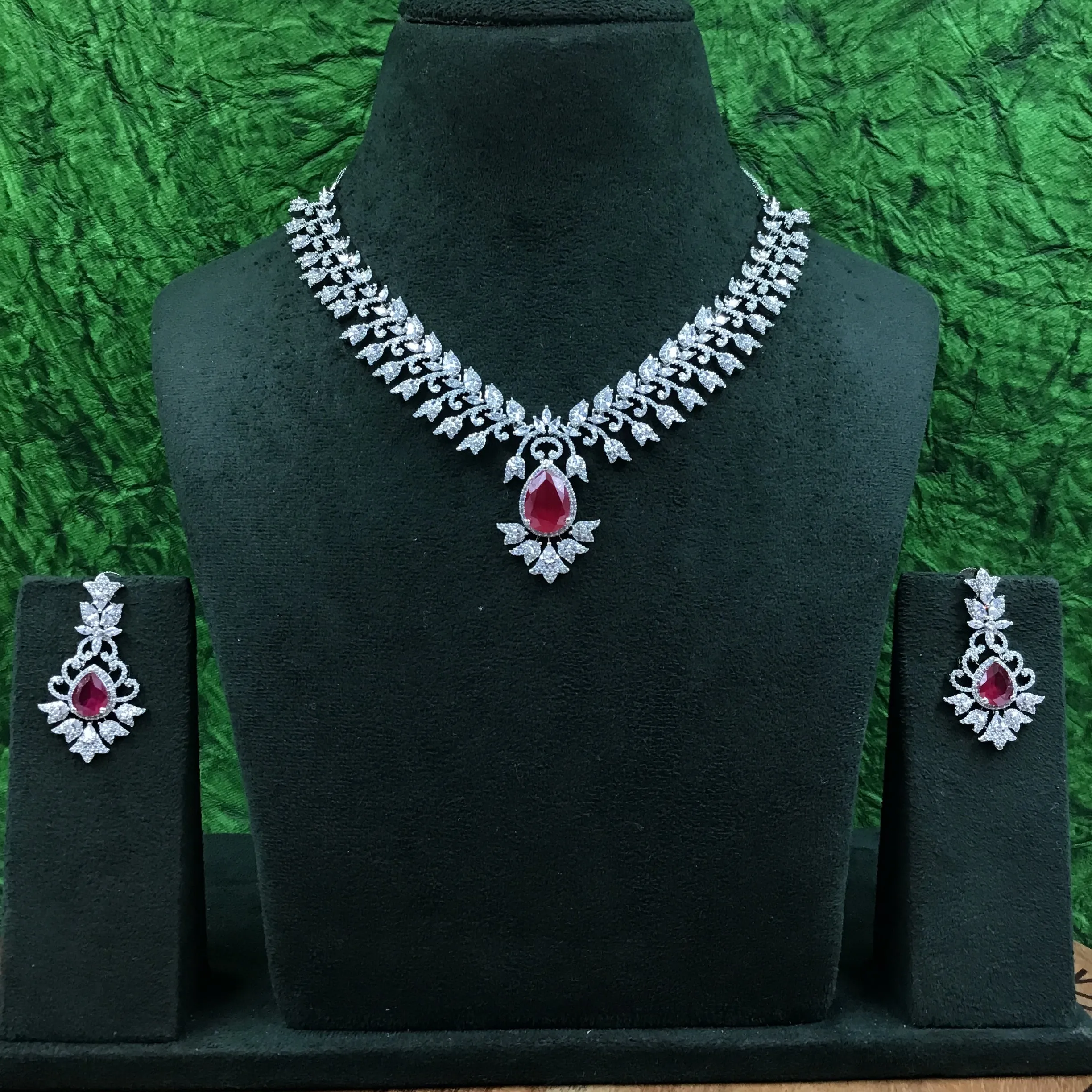 Round Neck Zircon/AD Necklace Set 16560-69