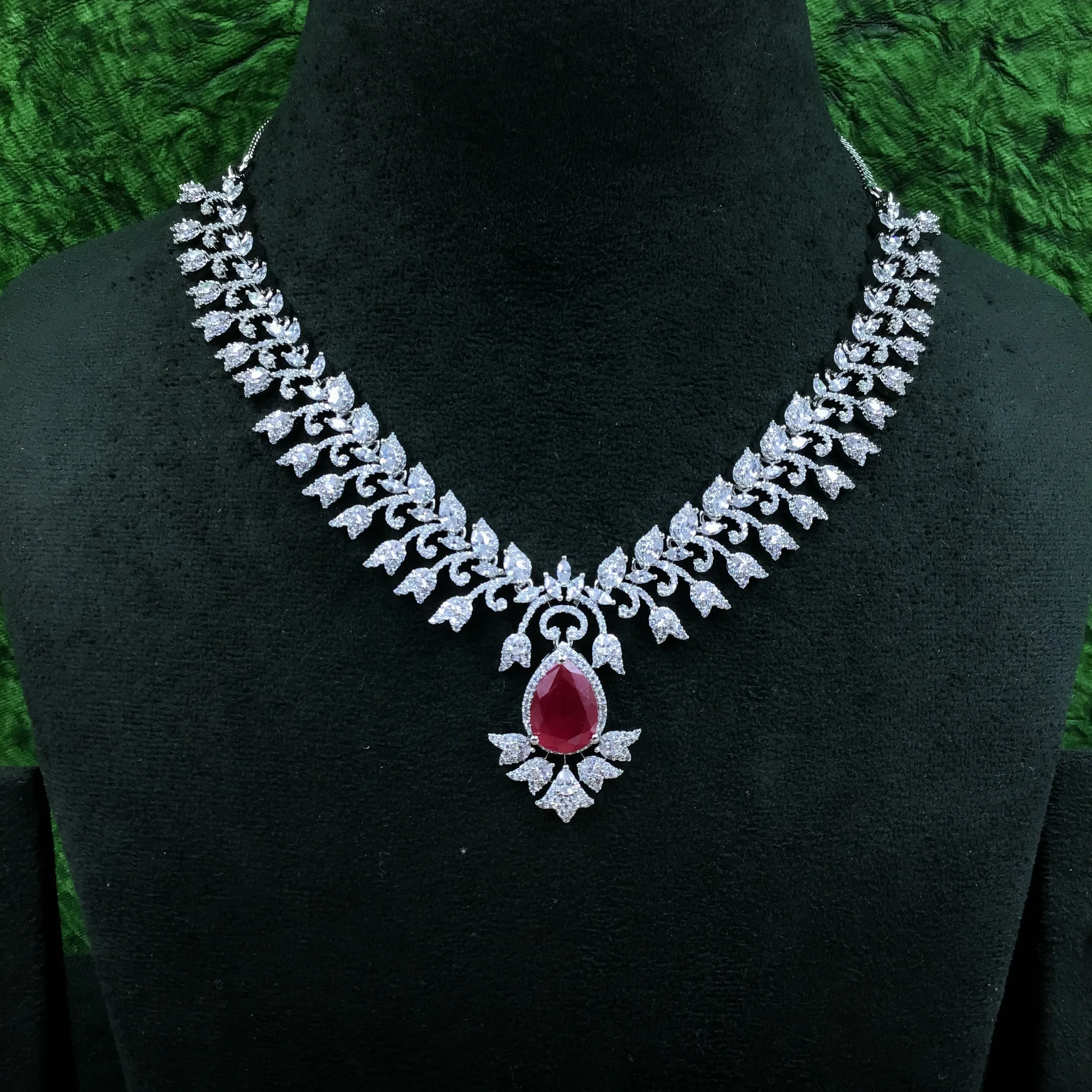 Round Neck Zircon/AD Necklace Set 16560-69