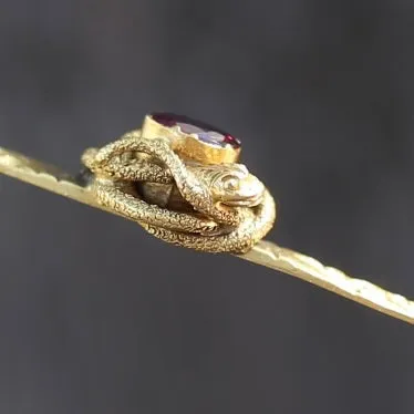 Victorian 9ct Gold Bar Brooch with Snake & Garnet Detail, 9ct Yellow Gold, 2.66g